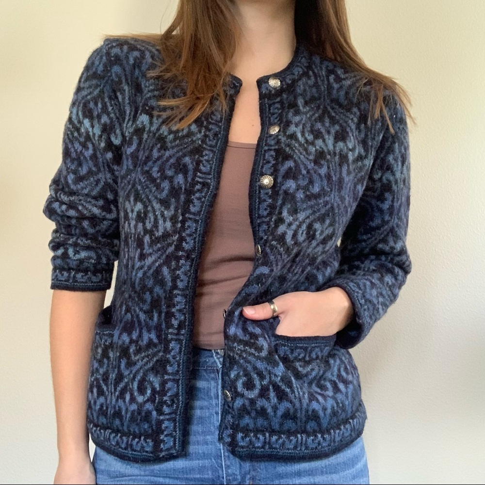 100% Alpaca Handmade in Bolivia Intiwara Cardigan